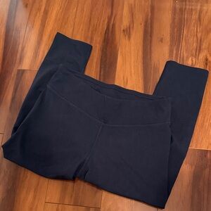 PACT organic cotton navy cropped Leggings medium